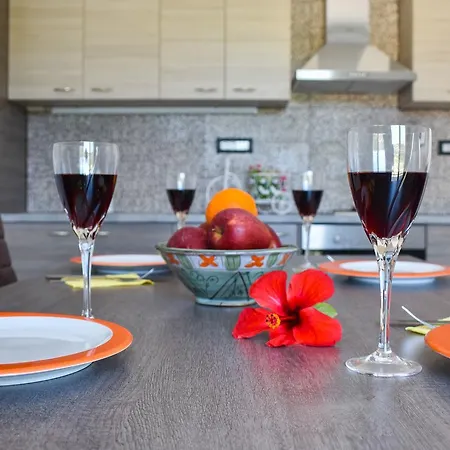 Katsaros Luxury Apts 5min Walk To Beach