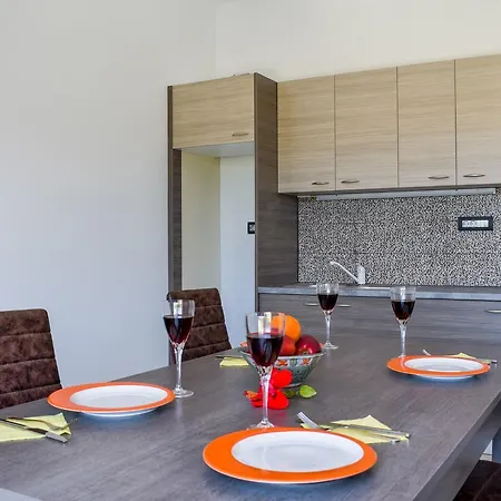 Katsaros Luxury Apts 5min Walk To Beach 公寓 蒂锡利维