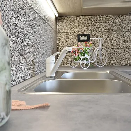 Katsaros Luxury Apts 5min Walk To Beach Apartament