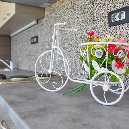 Katsaros Luxury Apts 5min Walk To Beach