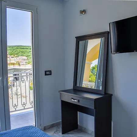 Lägenhet Katsaros Luxury Apts 5min Walk To Beach