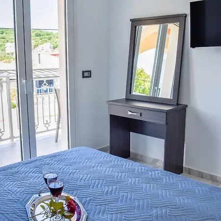 Katsaros Luxury Apts 5min Walk To Beach Planos